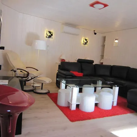 Beautiful In Belgium With Jacuzzi Apartamento *