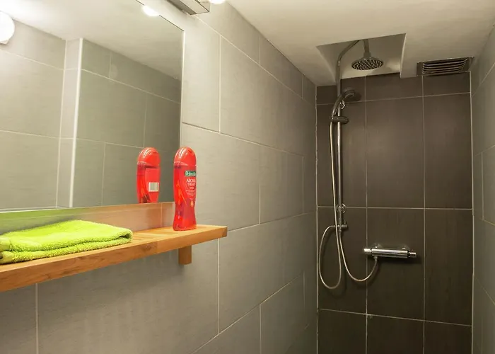 Beautiful In Belgium With Jacuzzi Daire *